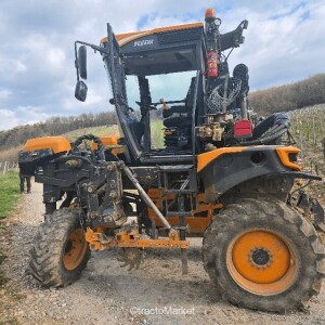 ENJAMBEUR 240 Straddle tractors