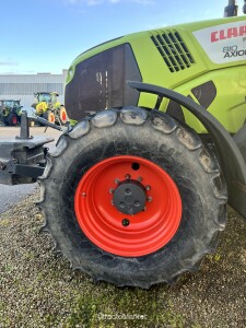TRACTEUR AXION 810  HEXA Baler - Chaine verte
