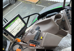 TRACTEUR 6135R Large square baler