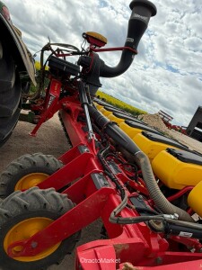 SEMOIR TEMPO V12 Combine harvester